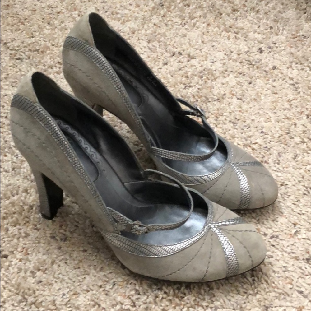 Like New- Cole Haan Pumps